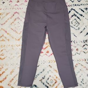 Discontinued color. Mila Capris